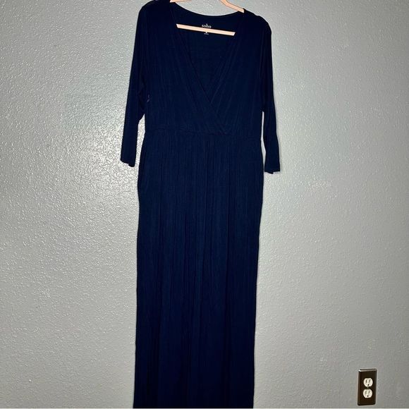 Soho Street NY and Company Navy Maxi, Size XL - Picture 1 of 3